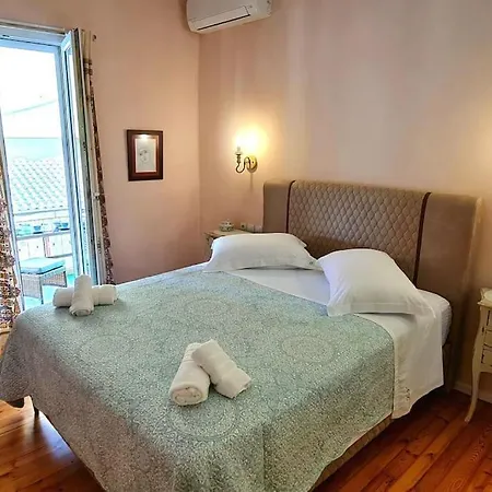Lefkatas Downtown Apartment